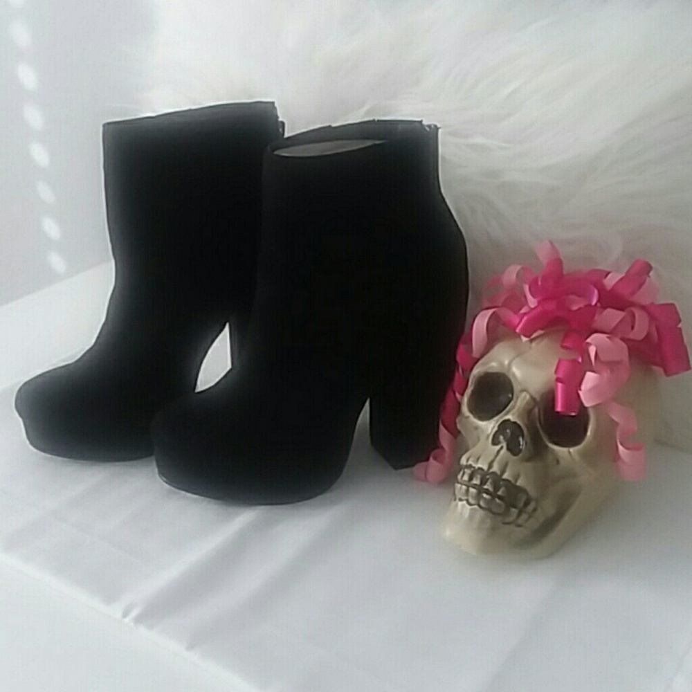 Brand New Platform Boots
